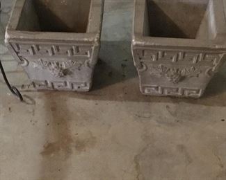 Concrete urns