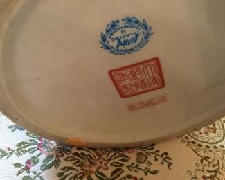 Bottom of large urn