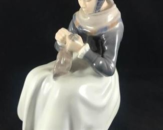 Royal Copenhagen Knitting Woman