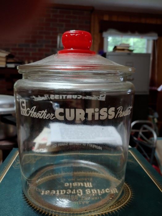 Curtiss Country Store Jar