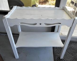 White Painted End Tables 2 level https://ctbids.com/#!/description/share/166498
 
