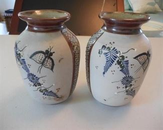 Pair of hand painted pottery jars/vases, 6.5" https://ctbids.com/#!/description/share/166525