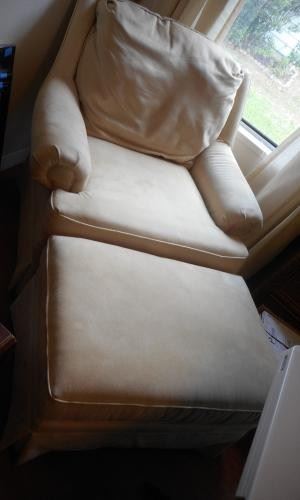 cream microfiber suede chair & otttoman by Best Chairs https://ctbids.com/#!/description/share/166529