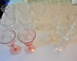12 pc. lot of wine glasses
 https://ctbids.com/#!/description/share/166538