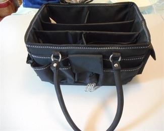 Craft carry bag with many pockets & dividers inside & out           https://ctbids.com/#!/description/share/166569