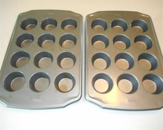 2 Wilton cupcake/muffin non-stick heavy duty tins https://ctbids.com/#!/description/share/166745