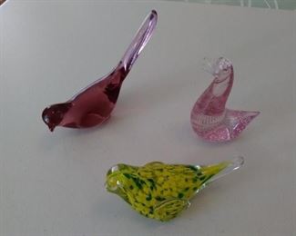 3 pc Lot of Bird Glass Paperweighst - Dk Pink Bird is Fenton https://ctbids.com/#!/description/share/167489