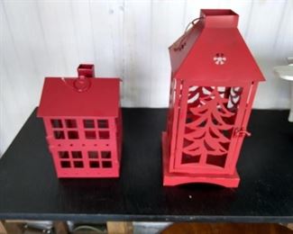 Pair of red metal decor lanterns https://ctbids.com/#!/description/share/167594