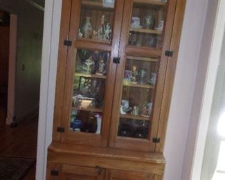 Corner cabinet