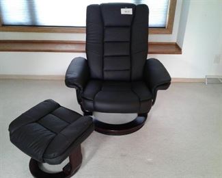 0024 Black Pleather Reclining Chair