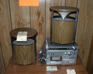 Vintage Stereo with Cool Speakers!
