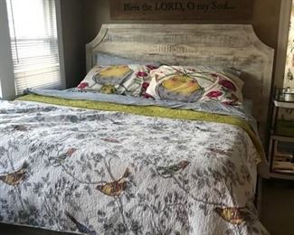 headboard and linen