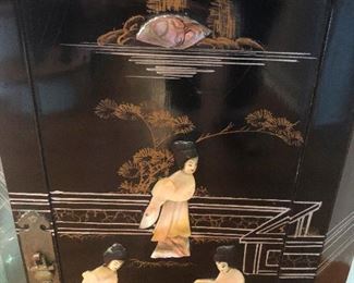 Japanese Lacquer depicting Kabuki Madame Butterfly scene (probably)