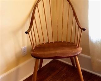 Splendid Thomas Moser Continuous Arm Chair!