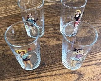 Great set of pin up girl glasses😍