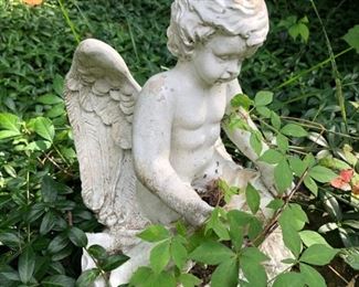 Angel garden statue