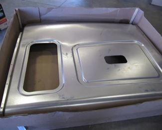 NEW -2010 THRU 2018 FREIGHTLINER CASSCADIA LH SIDE PANEL WITH TO0L BOX OPENING