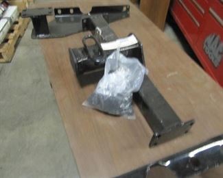 Monroe Trailer Hitch 98 -through 03 Ford F-150 and F -250 NEW With Mounting Bolts