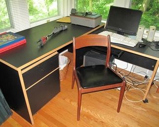 Corner desk with two drawer file on wheels.