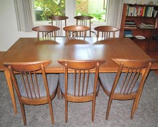 Lenior Chair Co. dining set, table, eight chairs and three leaves.