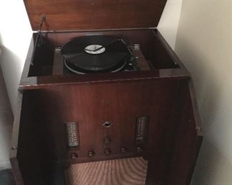 Freed Eismann FM Radio Cabinet