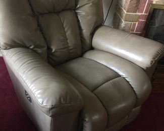 LA Z BOY Reclina-Rocker Electric recliner - Like new.