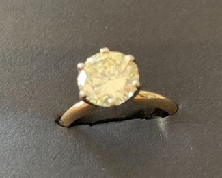 2.15 carat round brilliant diamond solitaire color light brown clarity vs2
Such a stunning diamond that has a pale yellow appearance.  $10,750.00