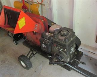 Briggs and Stratton wood chipper