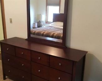 Steinhafels Dresser with Mirror