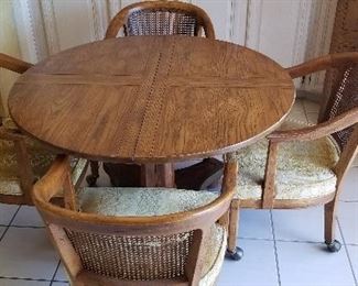 Table with 2-Leaves & 4-Chairs