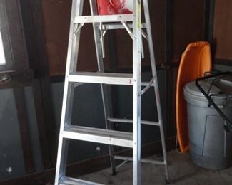 TALL STEP LADDER 