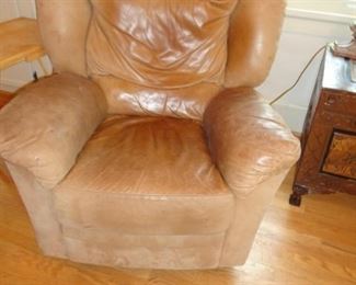 LEATHER CHAIR 