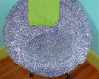 ROUND FUZZY PURPLE CHAIR 