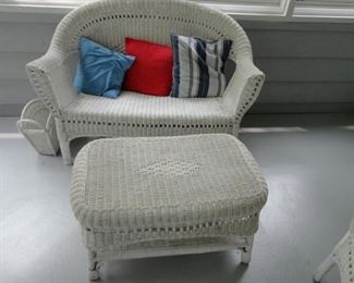 WICKER LOVESEAT AND COFFEE TABLE 