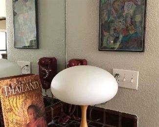 MID CENTURY RETRO MODERN LAUREL MUSHROOM LAMP, DESIGNED BY BILL CURRY