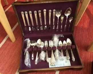 SILVERPLATE SERVICE FOR 8 WITH EXTRA PIECES AND SERVING PIECES "ETERNALLY YOURS" BY ROGERS BROS. HEAVY, NICE SET.