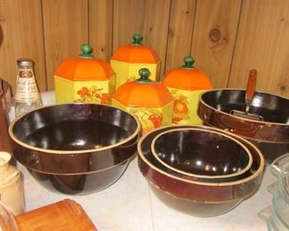 brown mixing bowls & cannister set