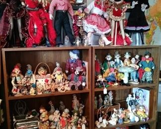 Assorted dolls and clown figures 