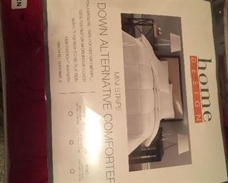 Several brand new comforter sets