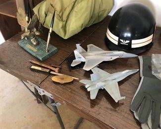 F16 and F15 models and scale replicas 