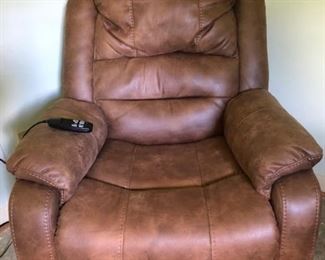 Lift chair in excellent condition
