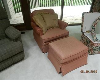 chair/ottoman