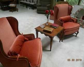 set of chairs/end table