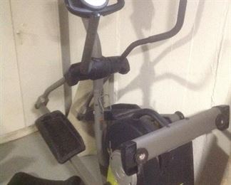 Elliptical machine Proform 900.   Presale $100