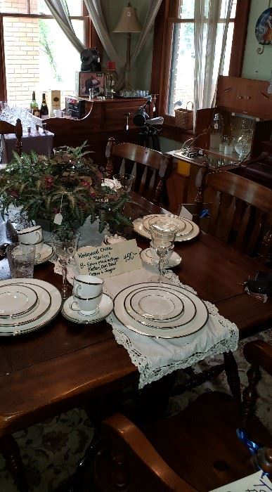 Pine table/chairs, Wedgewood china, stemware