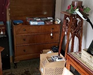 Art Nouveau plant stand, rug, chest