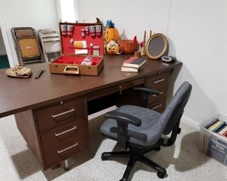 Office desk and chair