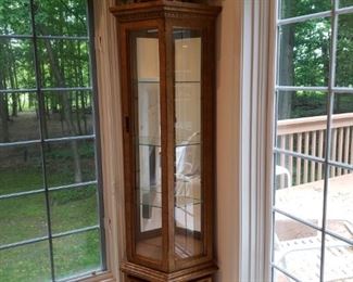 Corner display cabinet