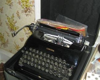 Corona Typewriter in Pristine Condition with paper work