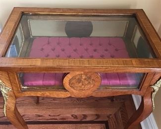 French style Display cabinet